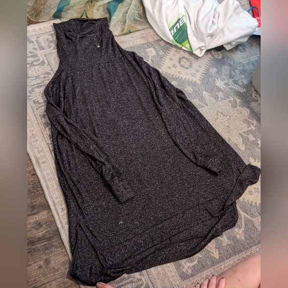 Tunic cowl neck top - Picture 2 of 2